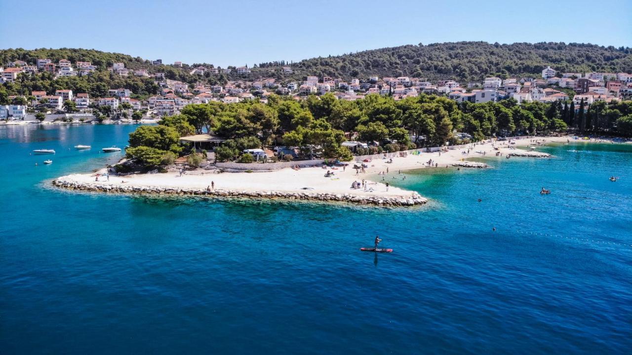 Kamp Rozac Hotel Trogir Ngoại thất bức ảnh