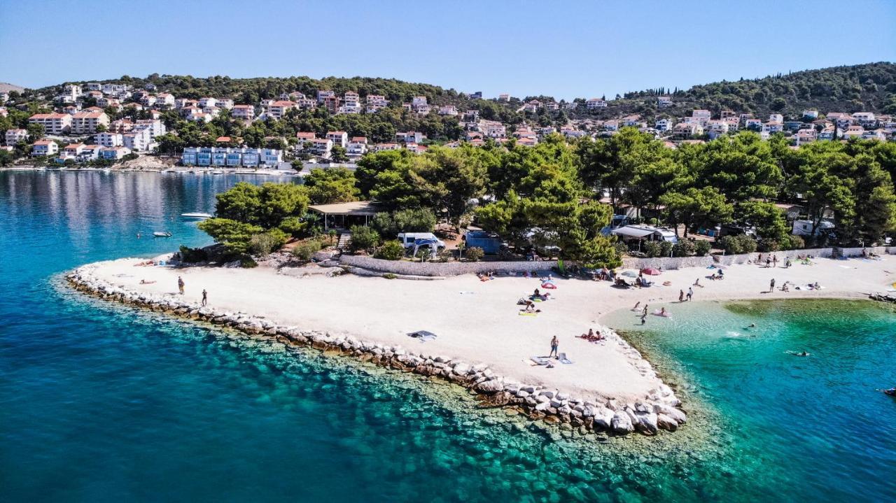 Kamp Rozac Hotel Trogir Ngoại thất bức ảnh