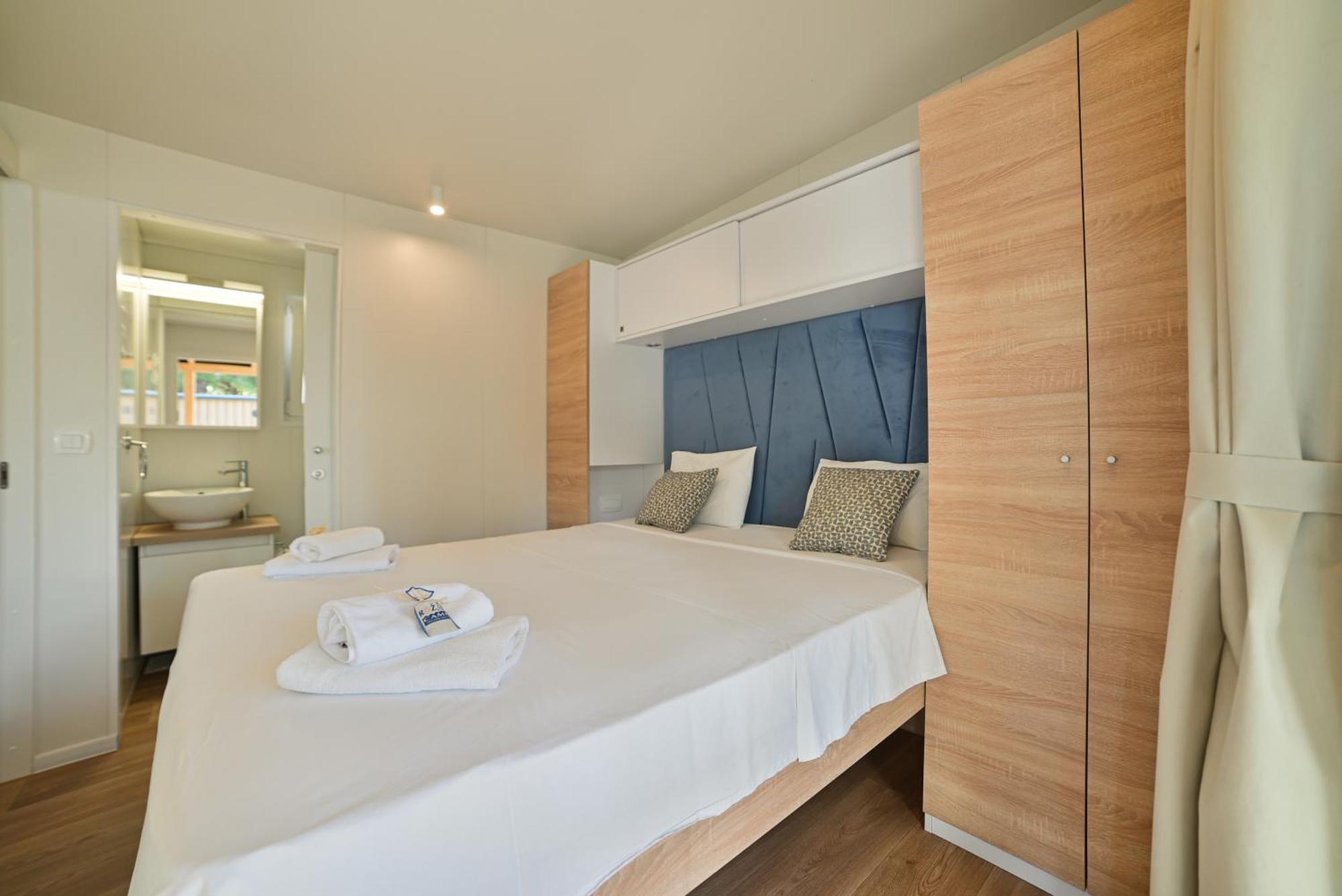 Kamp Rozac Hotel Trogir Ngoại thất bức ảnh